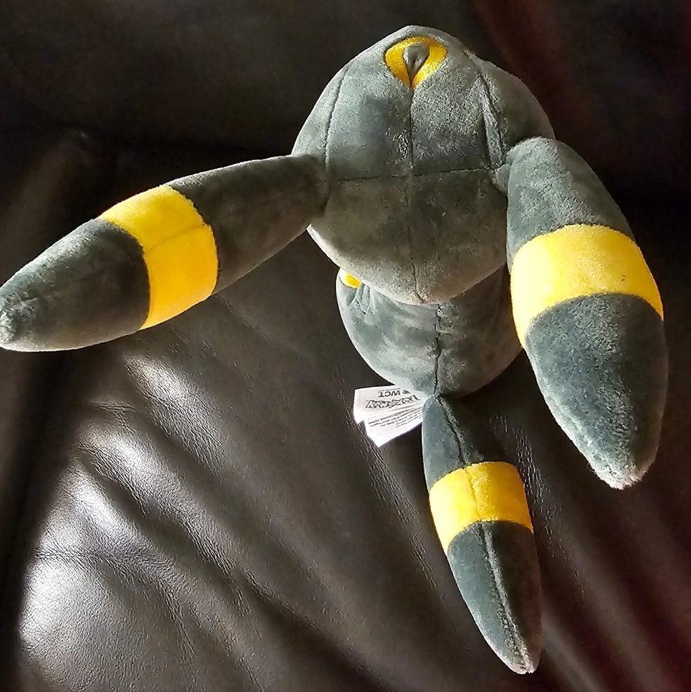 Pokémon Umbreon Plush Toy 13 Inch Tall EUC - Picture 11 of 12